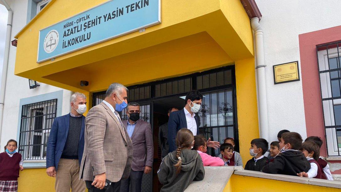 İlçemiz Kaymakamı Sayın Mehmet TIĞLI ve İlçe Milli Eğitim Müdürü Sayın Erdoğan ÇELİK'in Azatlı Kasabası'nda Bulunan Küllüce Ortaokulu ve Şehit Yasin Tekin İlkokulu'na Ziyareti